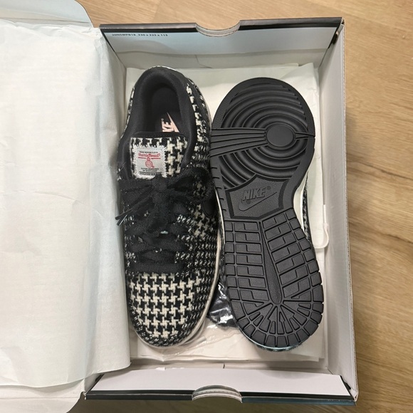Nike dunk X Harris tweed
W
brand new - Picture 3 of 7